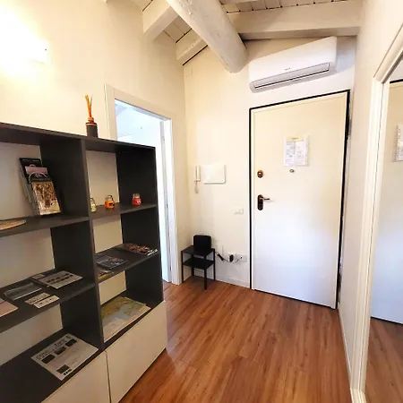 Light On Iseo Apartment