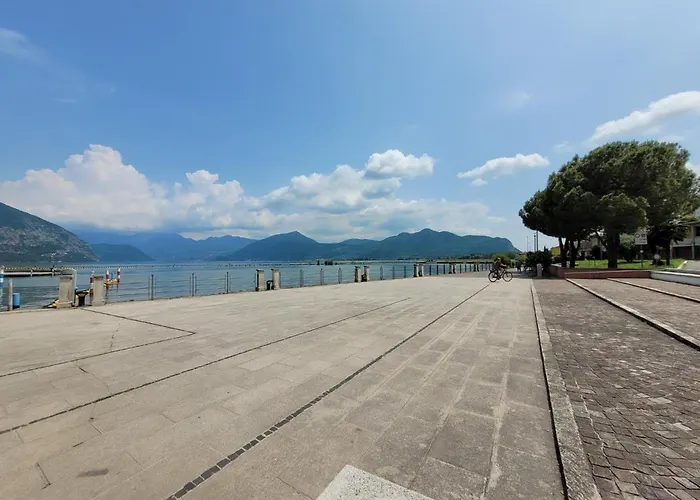 Light On Iseo *