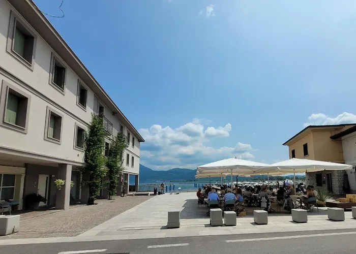 Light On Iseo Apartment