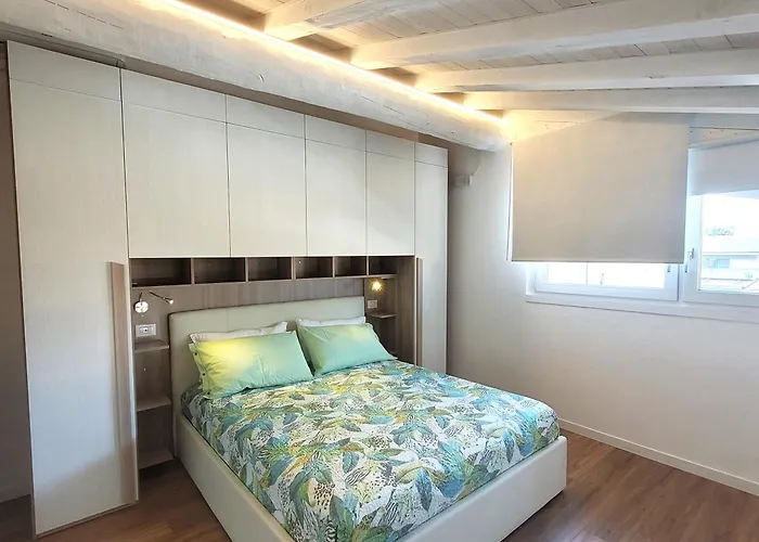 Light On Iseo Apartment
